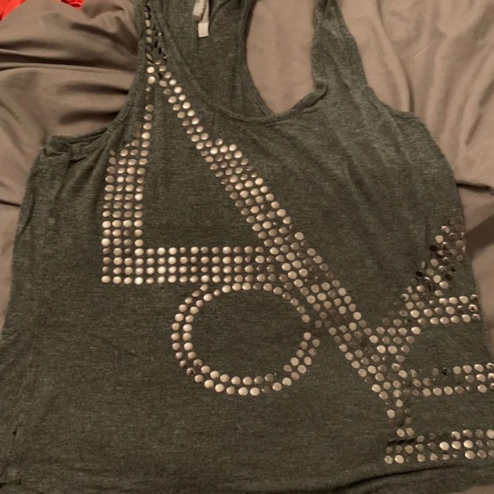 Women’s loose fit tank